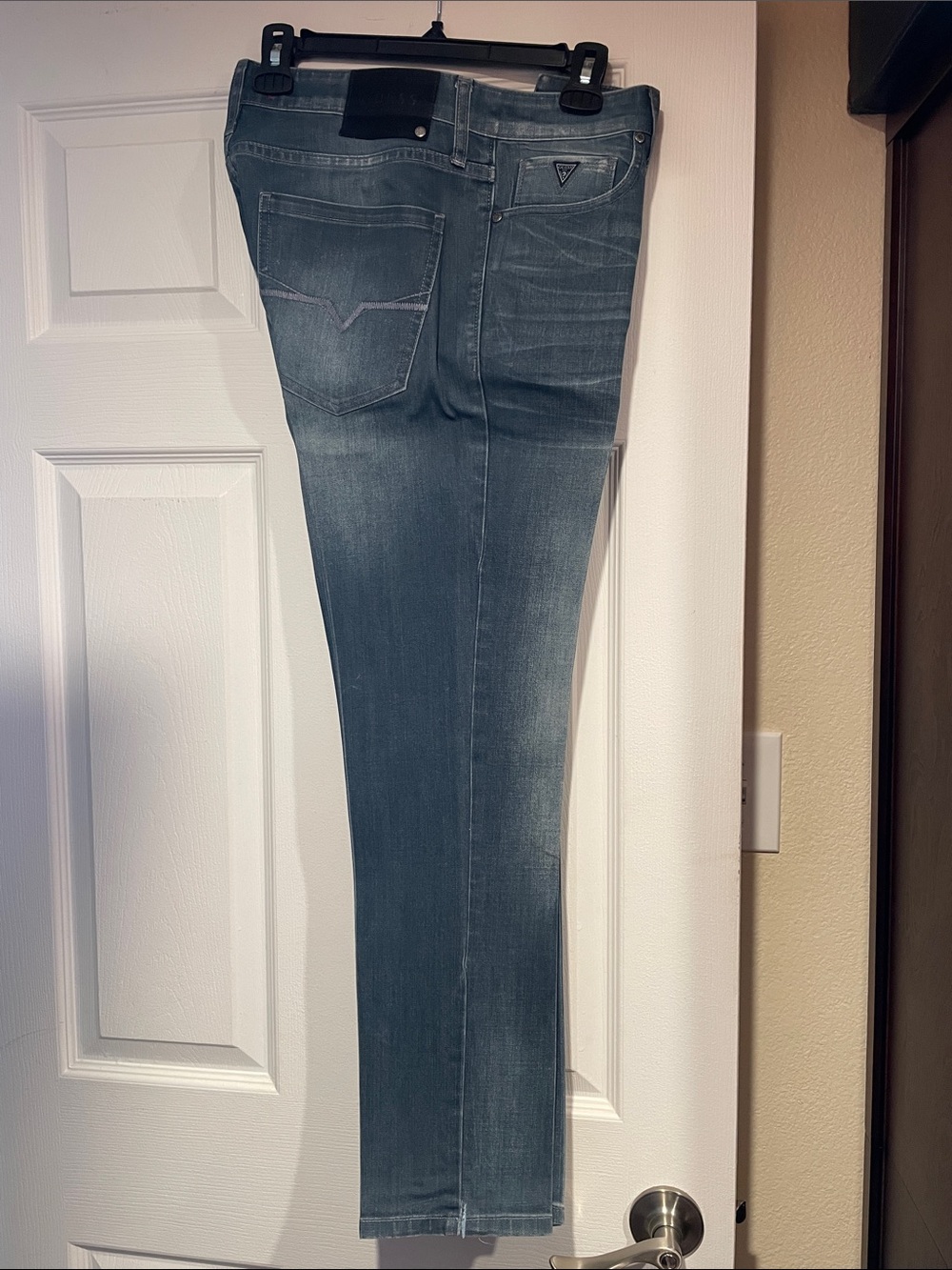Guess Men's Skinny Jeans in Washed Blue